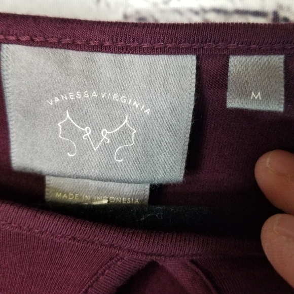 Vanessa Virginia anthro keyhole ruched top - Picture 5 of 11